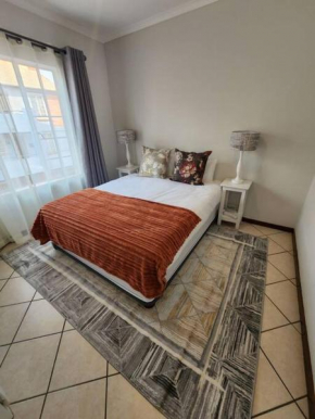 Elegant 2 bed apartment next to Gautrain Centurion